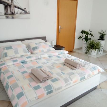Studio Apartman Kika Otocac Luaran gambar