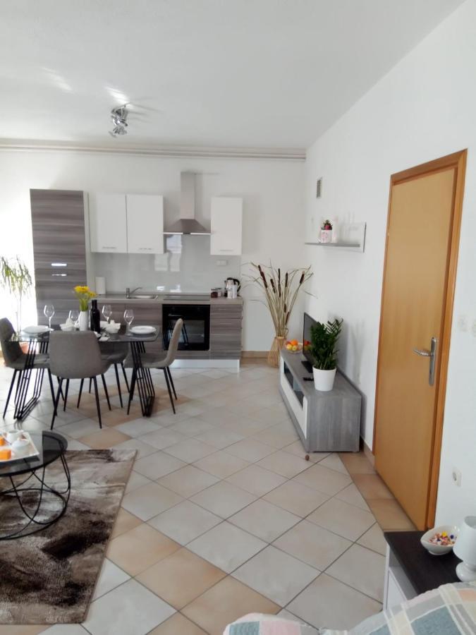 Studio Apartman Kika Otocac Luaran gambar