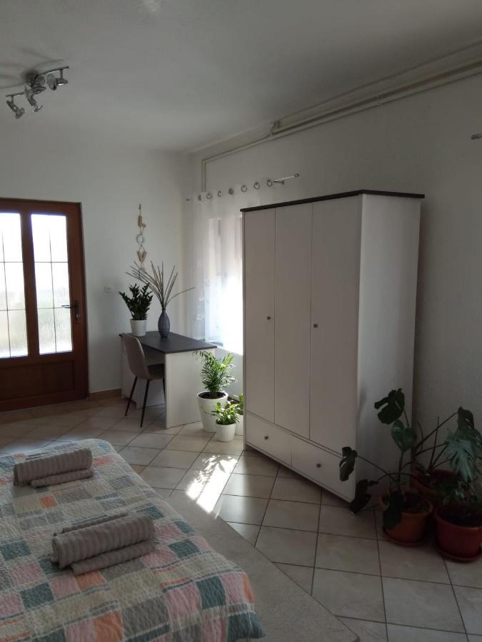 Studio Apartman Kika Otocac Luaran gambar